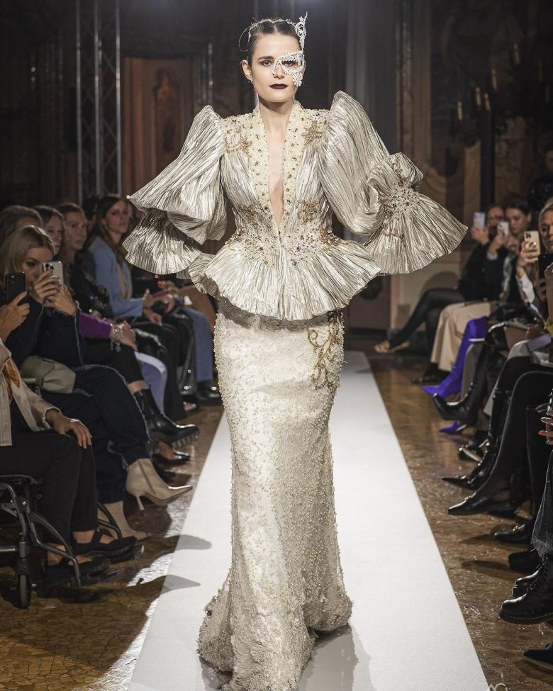 Haute couture détails by #samirkerzabi collection Hedera Milan Fashion Week #hautecouture #milan