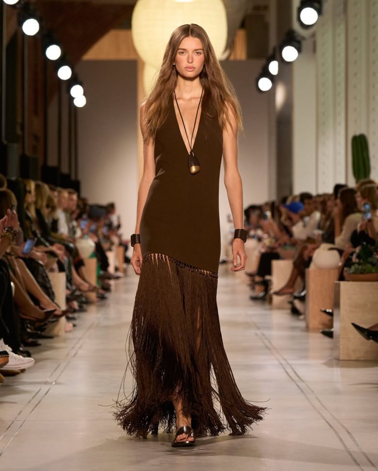 Movement, transparency, texture. Introducing the Spring-Summer 2026 Michael Kors Collection.#Mic (3)